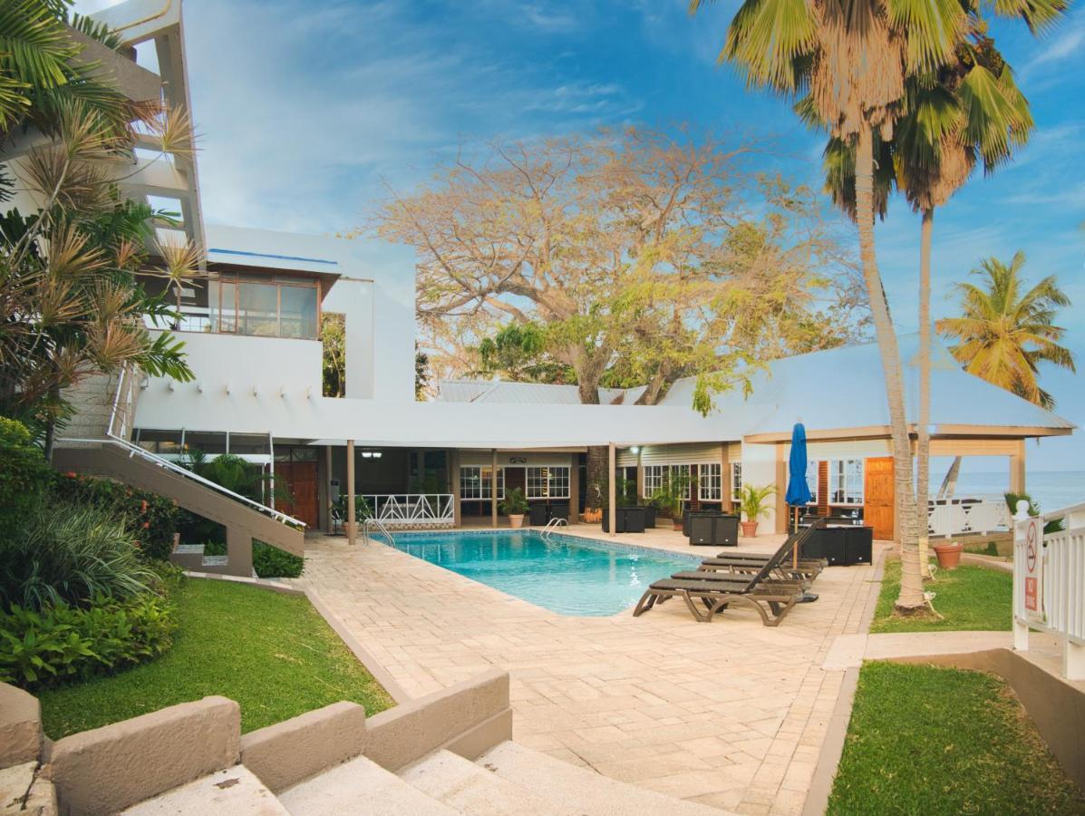 Tropikist Beach Hotel And Resort Краун Пойнт Екстериор снимка