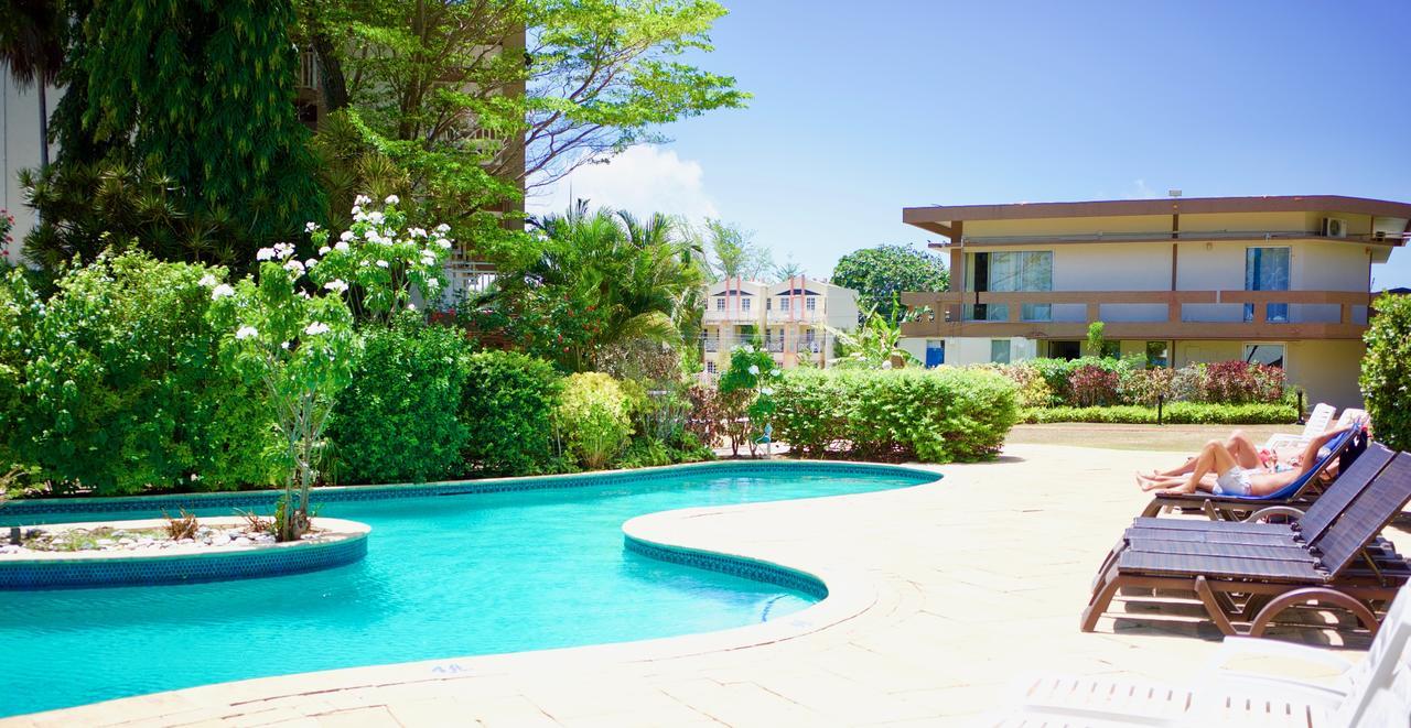 Tropikist Beach Hotel And Resort Краун Пойнт Екстериор снимка