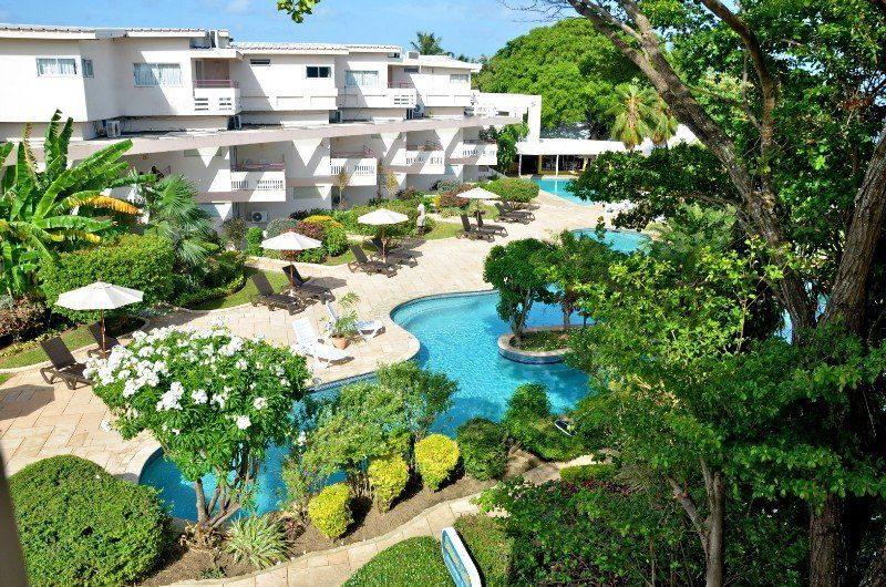 Tropikist Beach Hotel And Resort Краун Пойнт Екстериор снимка